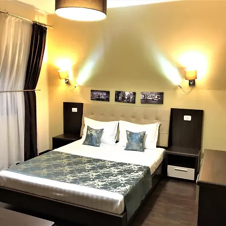 Kalman Hotel *