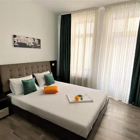 Kalman Hotel *